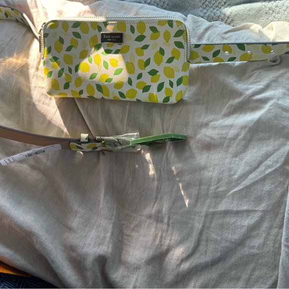 Lot. New cosmetic bags and brand new Kate Spade bag belt. - Picture 10 of 10